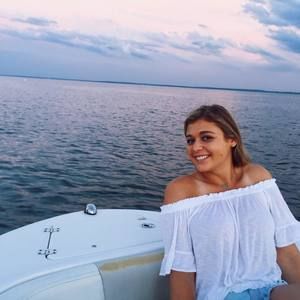 Meet your Posher, Lauren